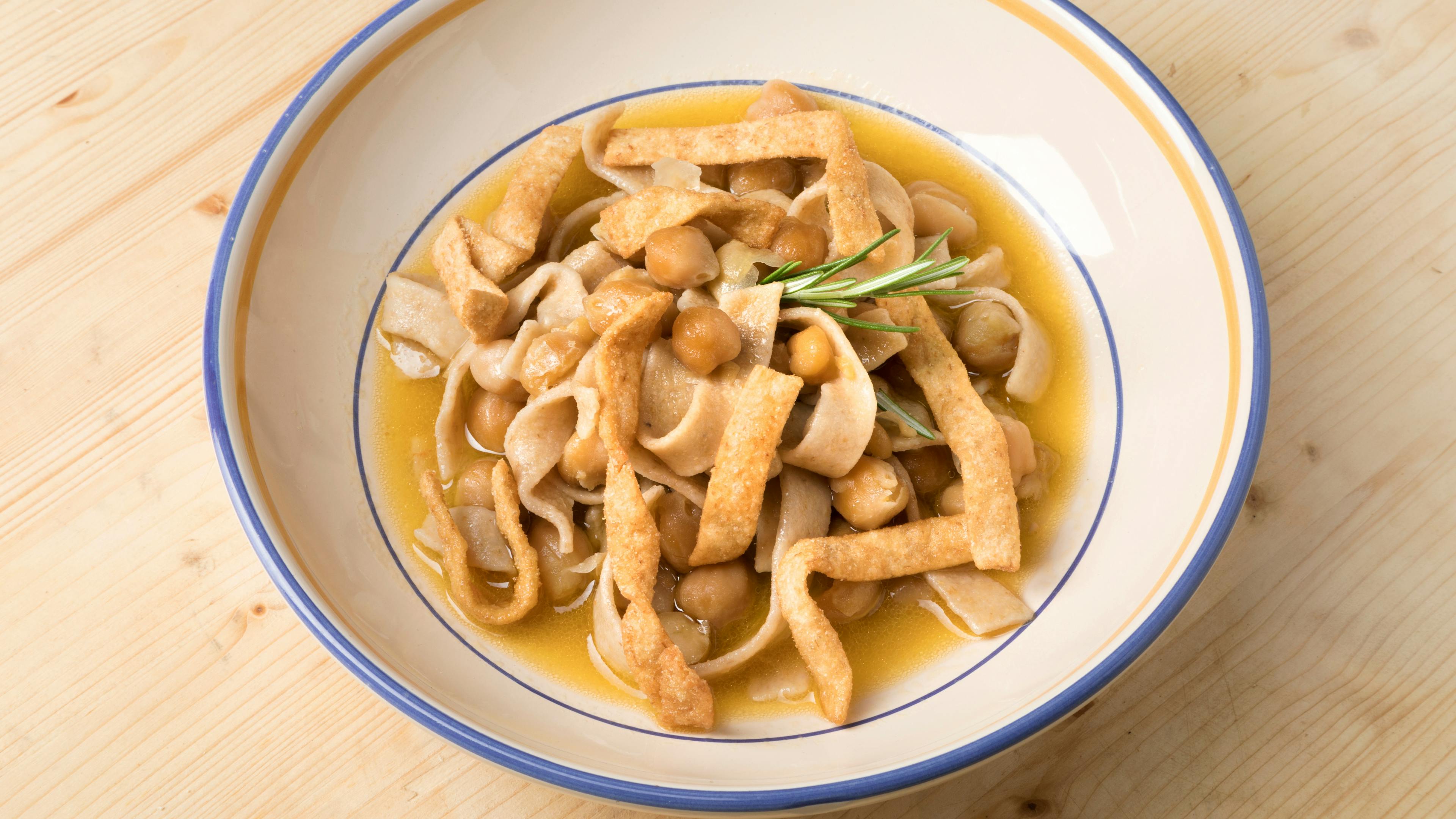 Ciciri e Tria (pasta dish with chickpeas)
