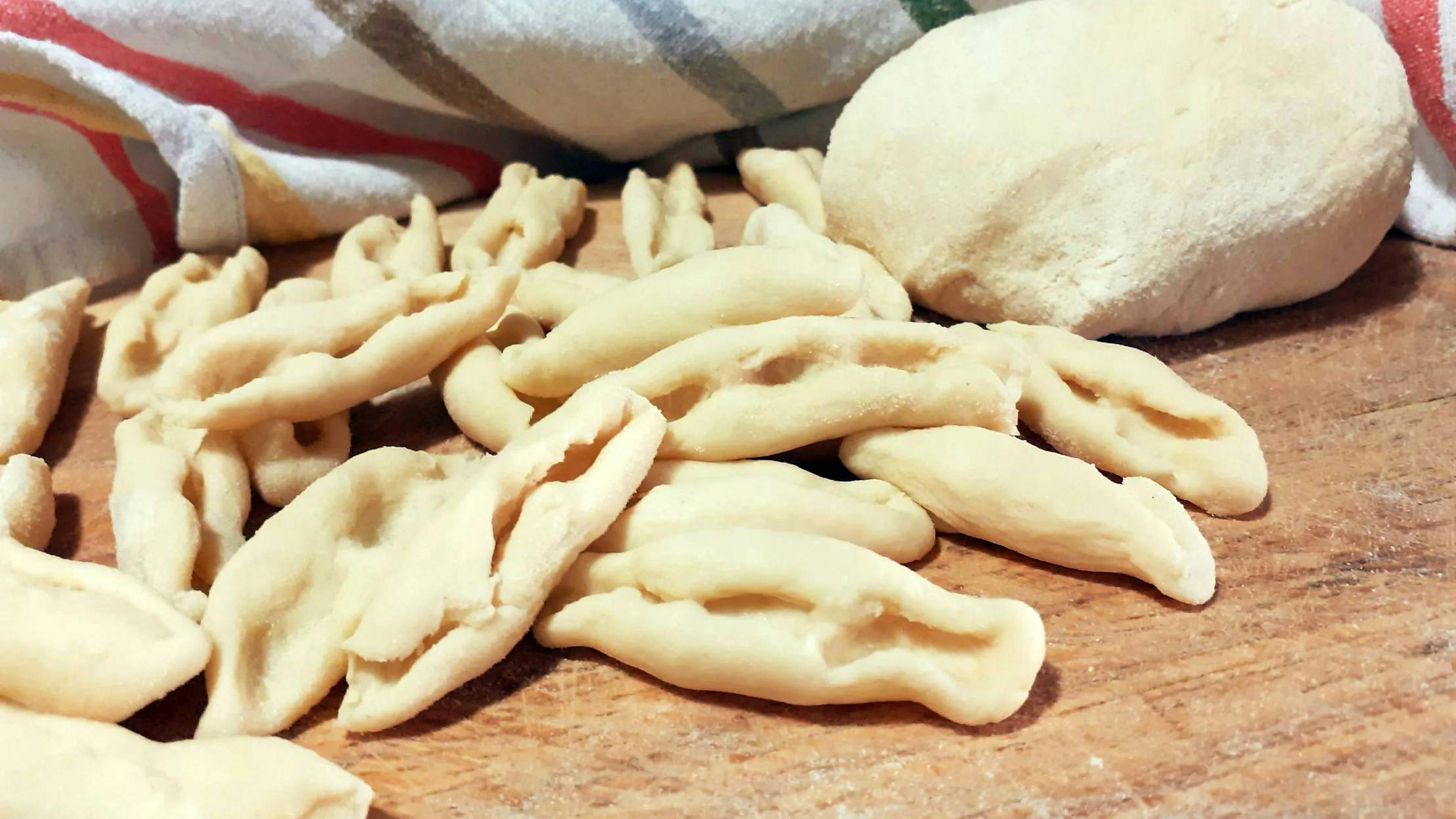 Strascinate pasta, a traditional dish from Puglia and Basilicata, by Cesarina Mimma