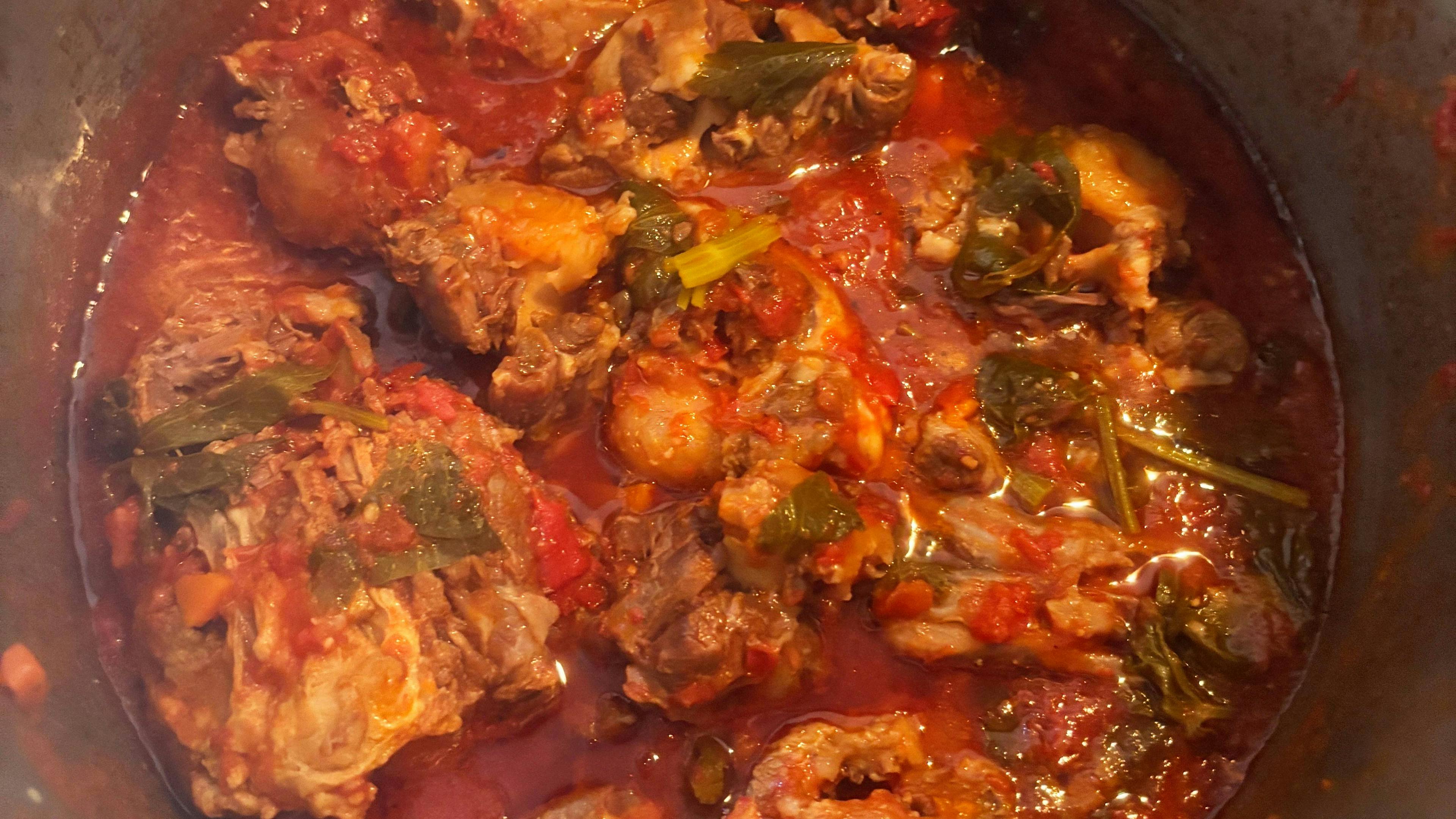 Coda alla vaccinara, Hauptgericht der römischen Tradition, Rezept von Cesarino Marco