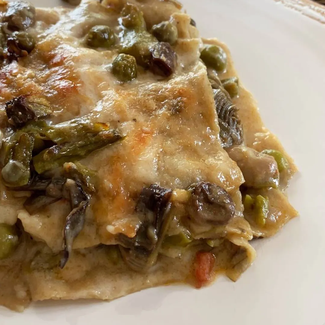 Lasagne primavera: lasagne con carciofi, piselli, asparagi e fave