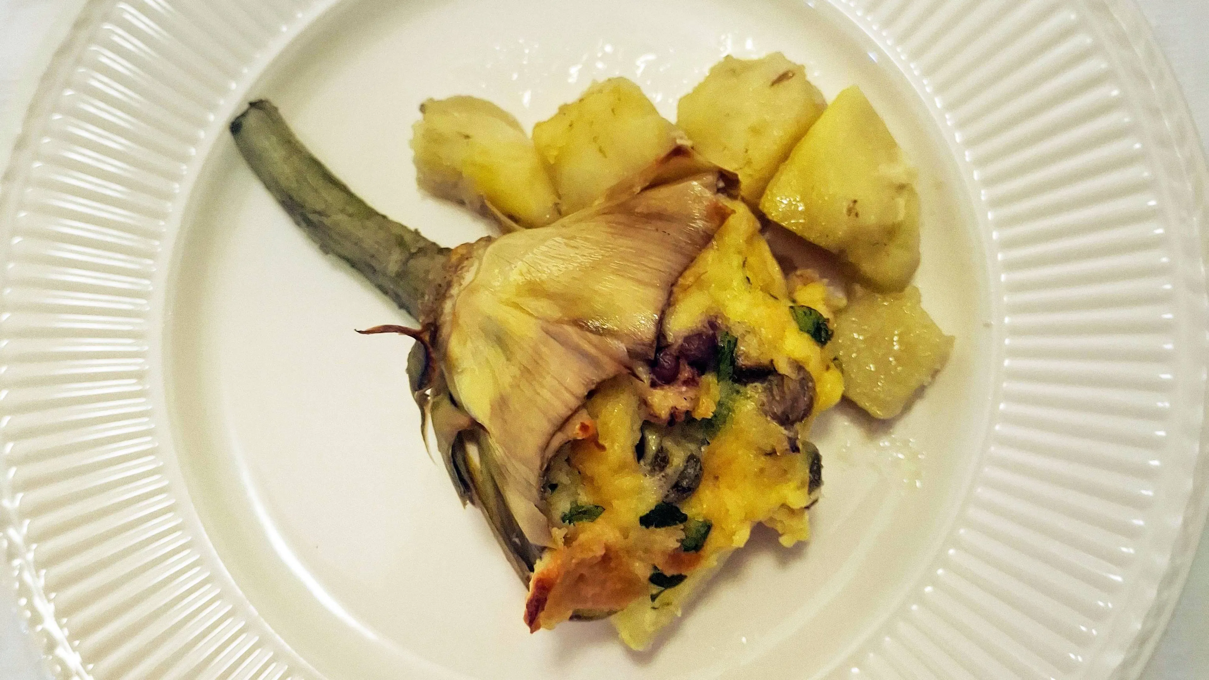 Stuffed artichokes: a traditional Apulian recipe