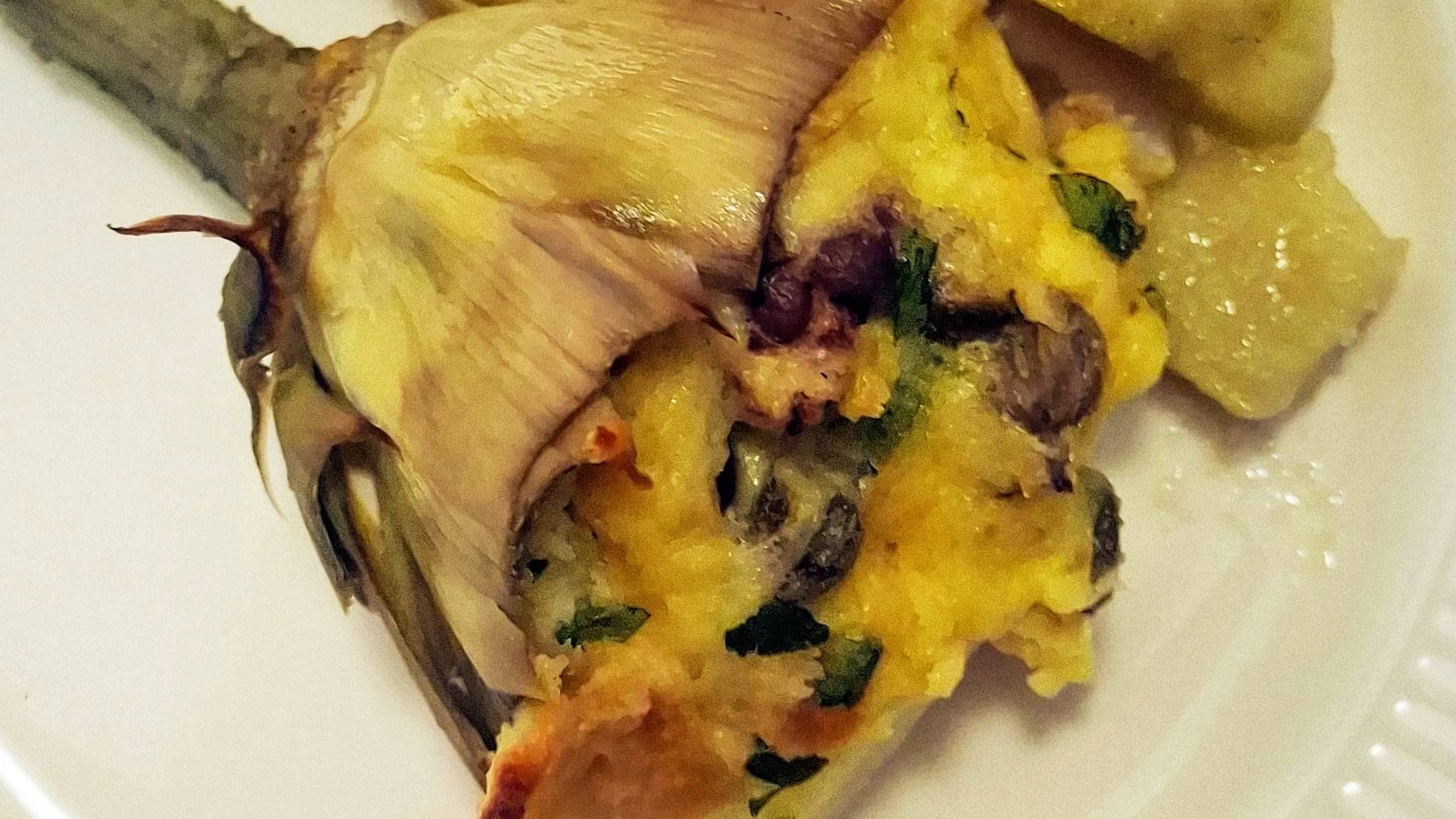 Stuffed artichokes: a traditional Apulian recipe