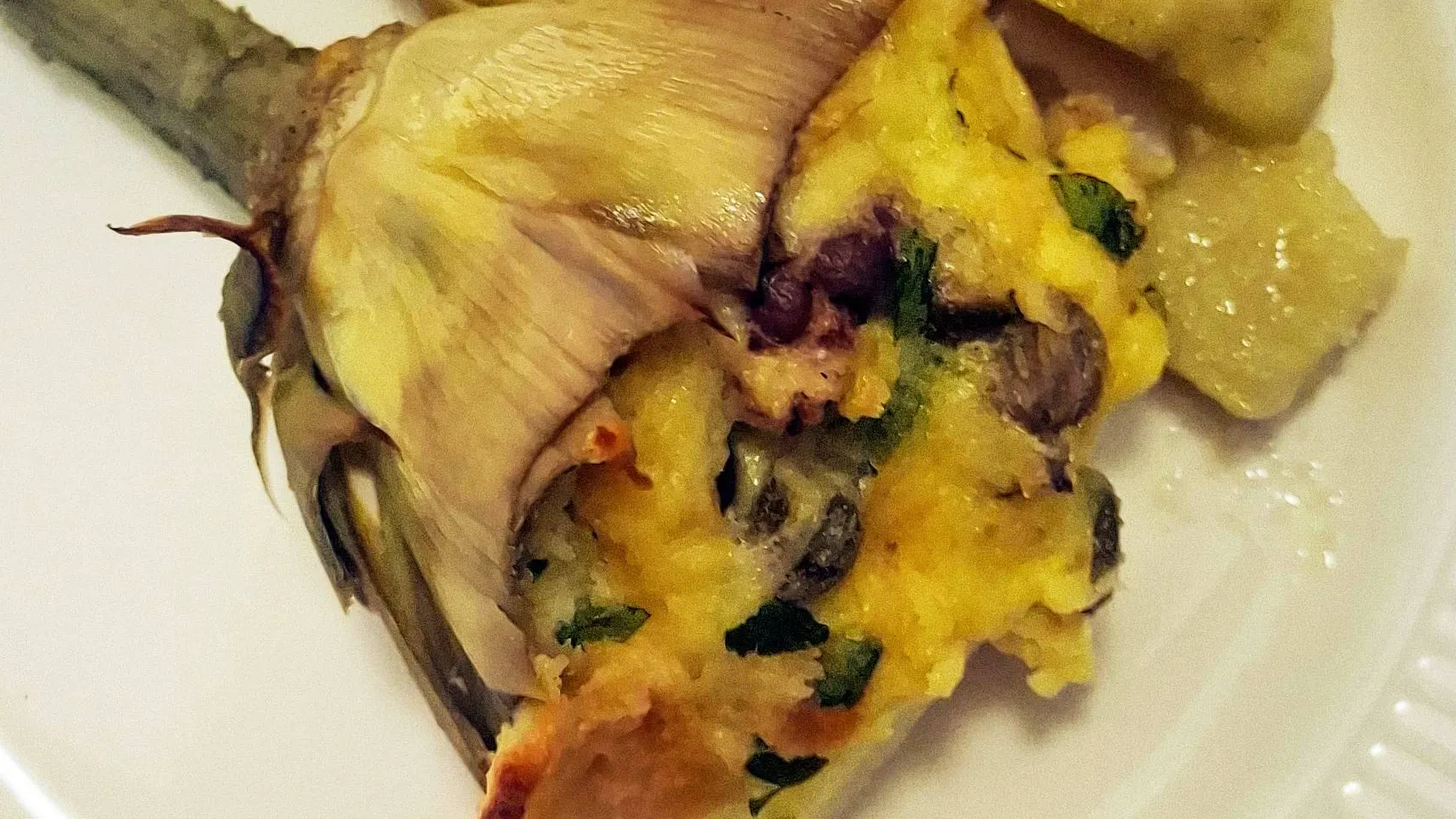 Stuffed artichokes: a traditional Apulian recipe
