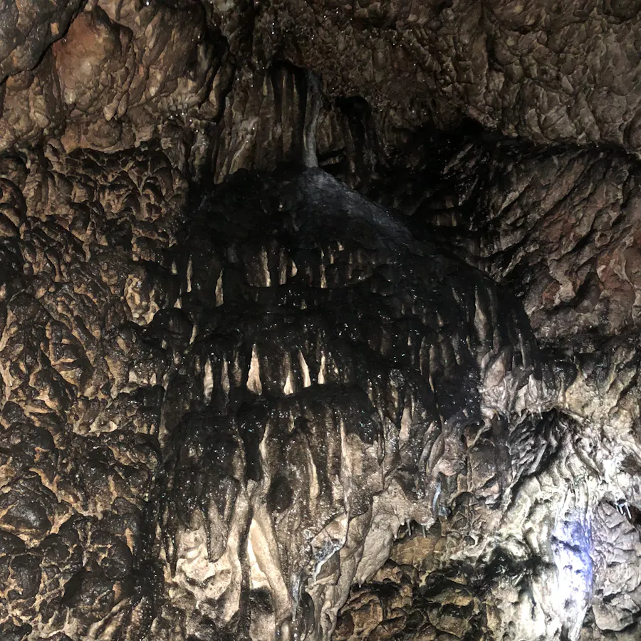 Peștera Poarta Zmeilor