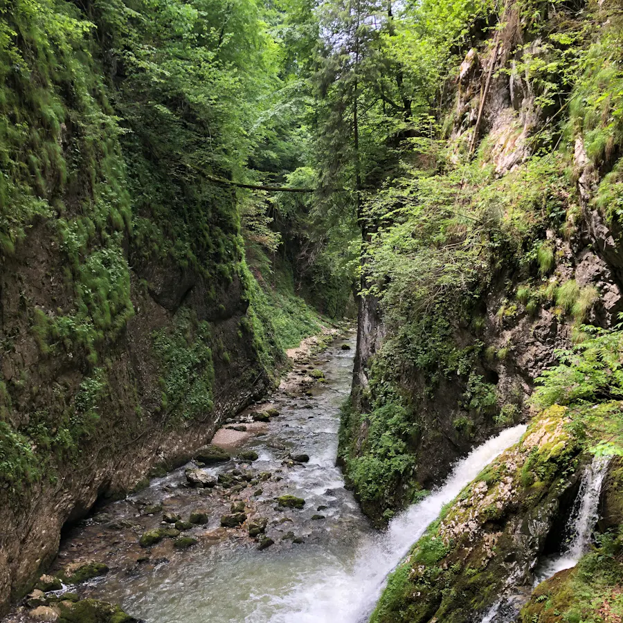 Cascada Evantai