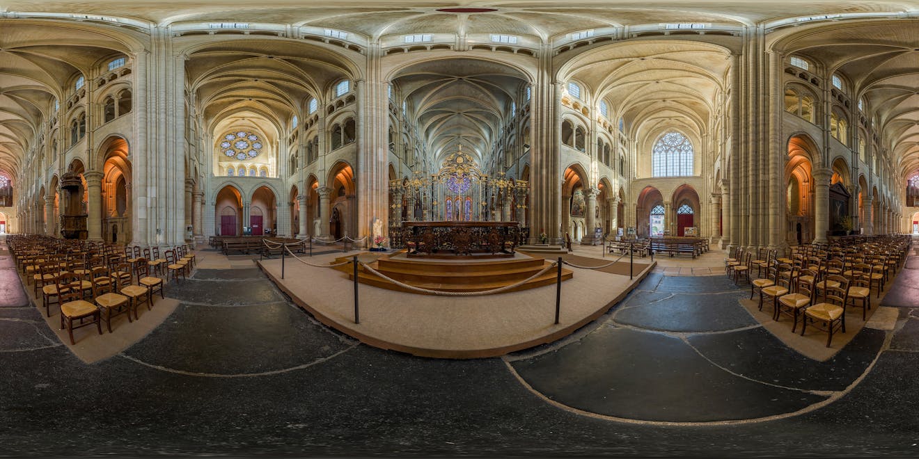 360-degree panorama image of the interior of Laon Cathedral, France.