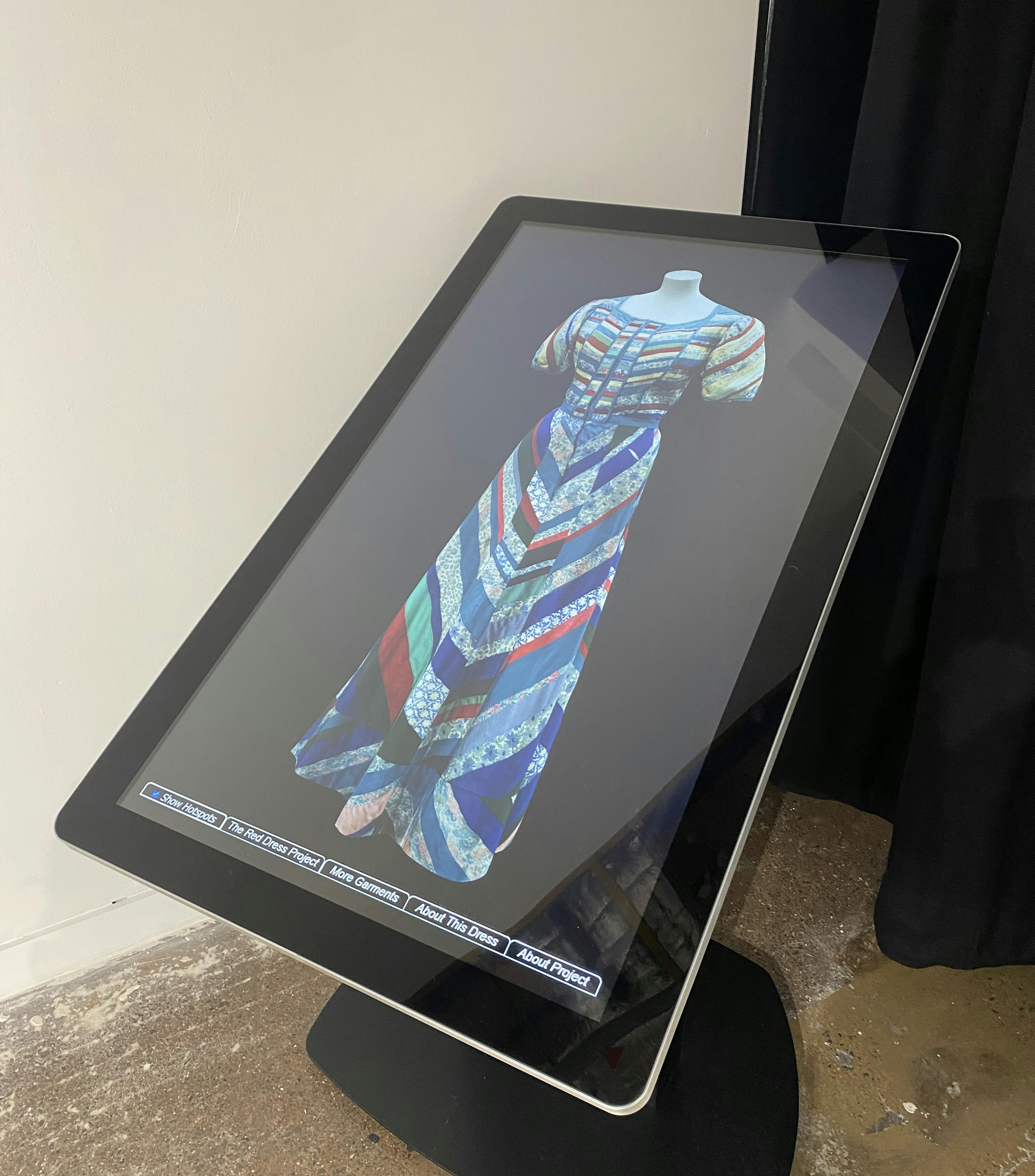 Webviewer on large-format touchscreen