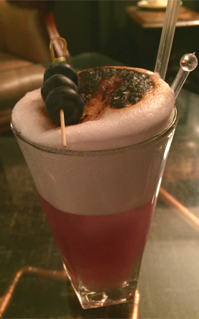 edinburgh gin distillery heads and tales bar