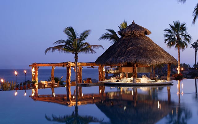 esperanza-infinitypool-bar.jpg