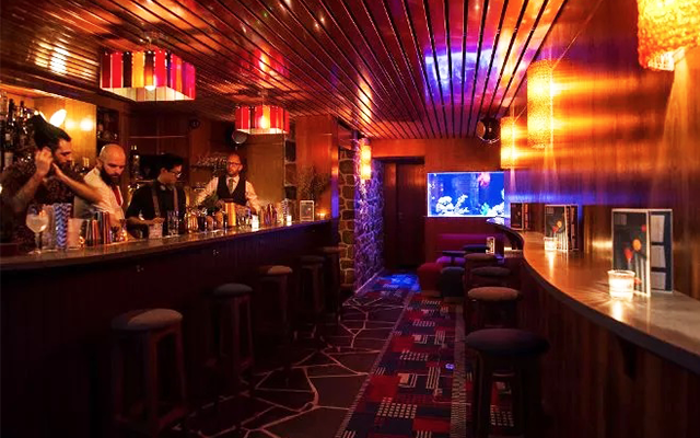 Bluebird+Gin+Cocktail+Bar+Paris.png