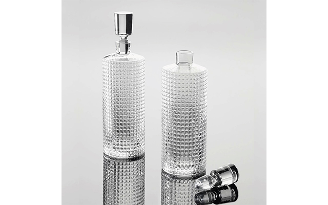 wine-centre-piccadilly-gin-decanter.jpg