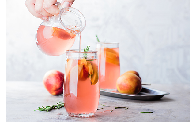 PINK-GIN-PEACH-LEMONADE.jpg