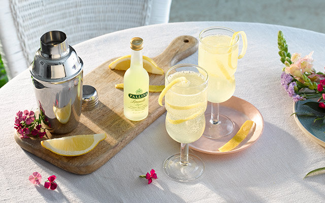 Italian 75 Gin Prosecco and Limoncello Cocktails.jpg