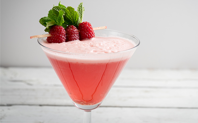 raspberry-gin-cocktail-martini-glass.png