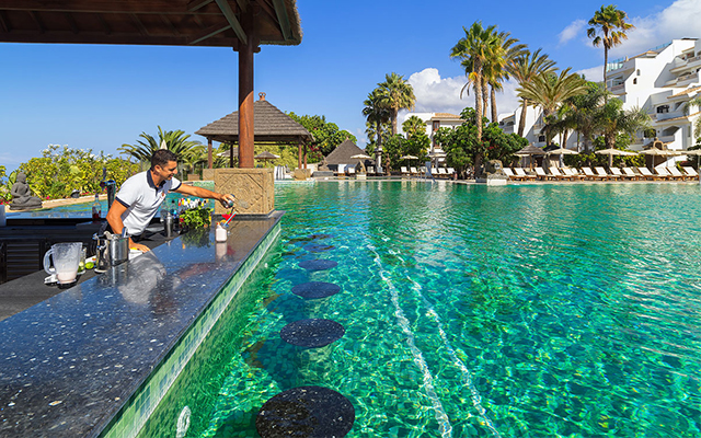 regency-country-club-tenerife-swimup-pool-bar.jpg