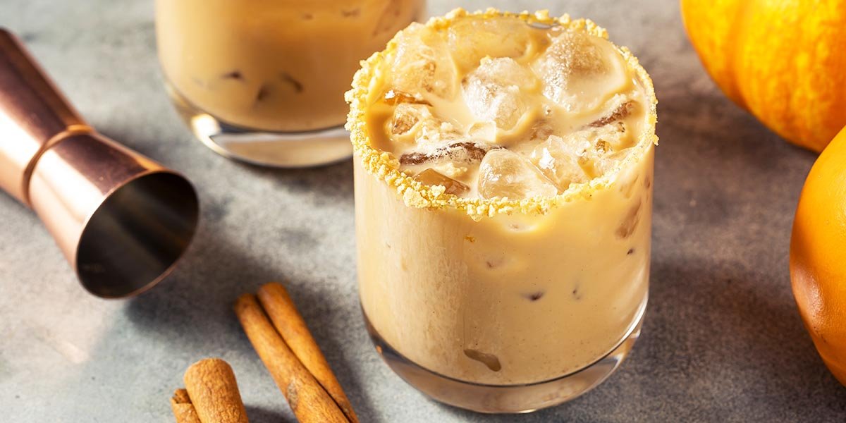 This creamy gin and sherry cocktail tastes like Bread & Butter Pudding