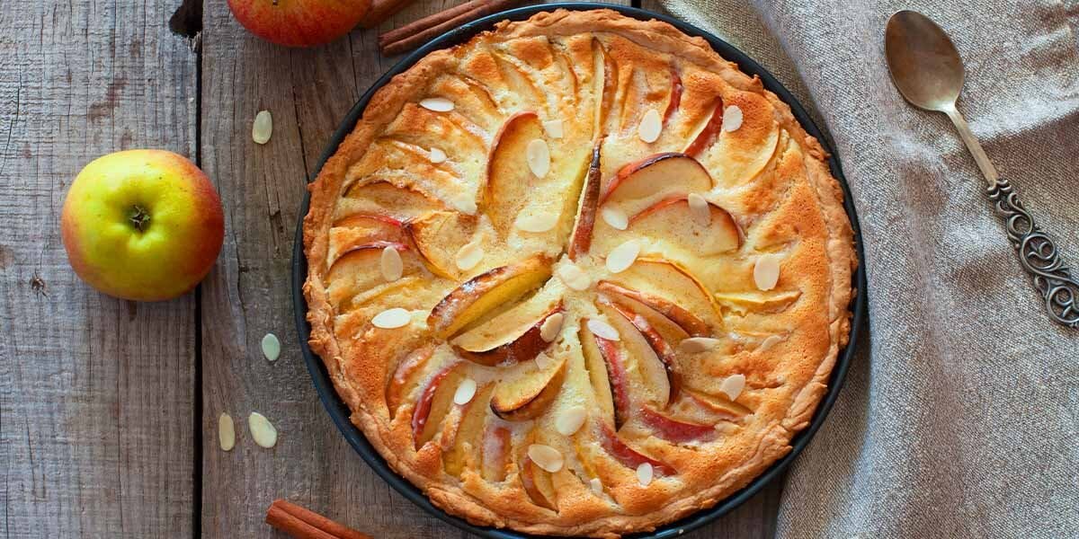 This gin and amaretto-laced Apple & Almond tart is a delicious autumnal ...