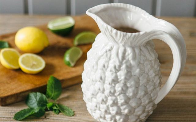porcelain_pineapple_jug__.jpg