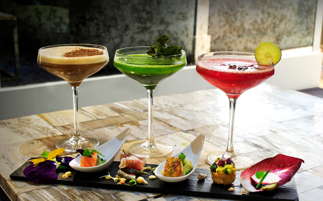 gin cocktail party martini glass
