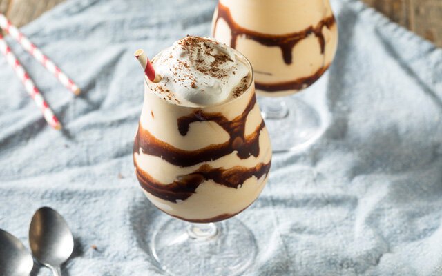Frozen Gin Mudslide Cocktail