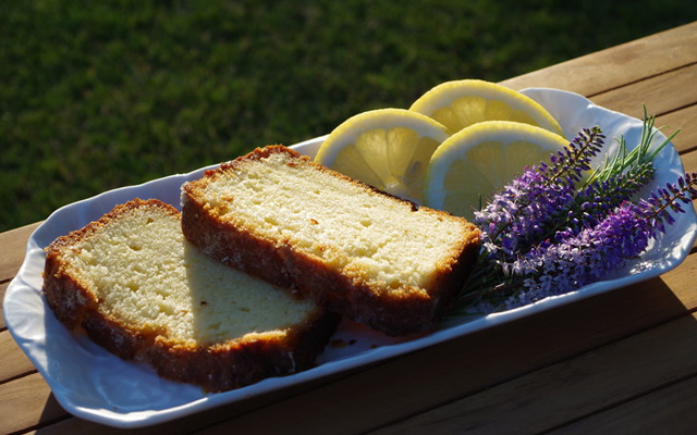 g+and+t+loaf+cake.png