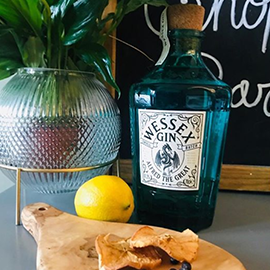 A beautiful bottle deserves a beautiful display - and that’s exactly what member, Lauren, has achieved here in this magnificent #Ginstagram entry!