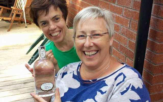 tracey downs and friend gin exclusive