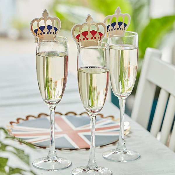 Crowned glasses 