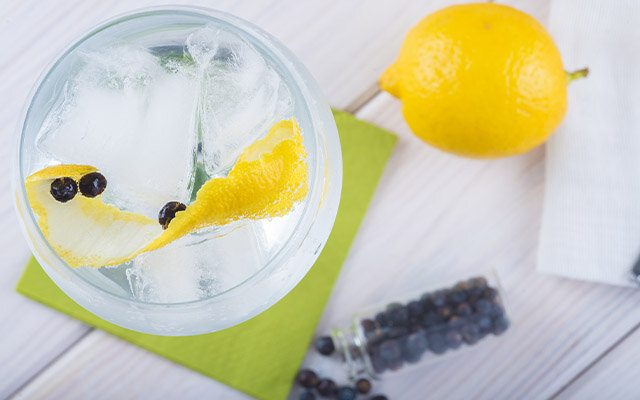 Gin and lemon