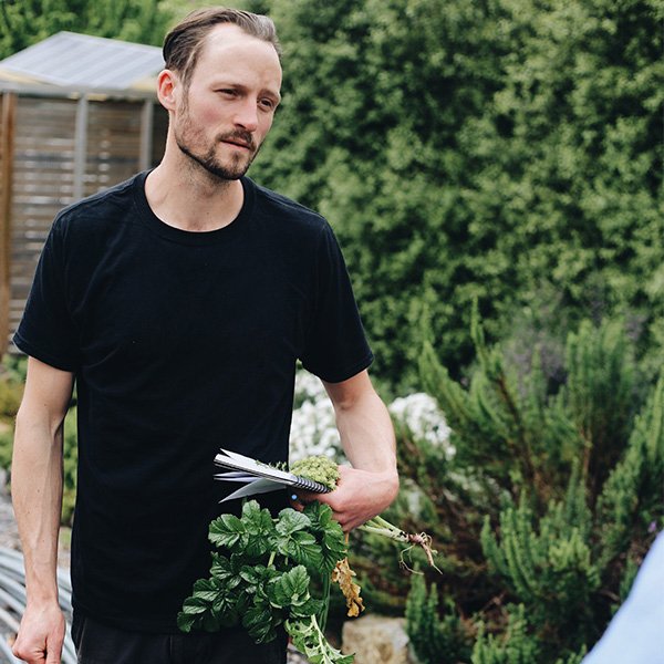 Head Distiller, Rick Hoedjes.