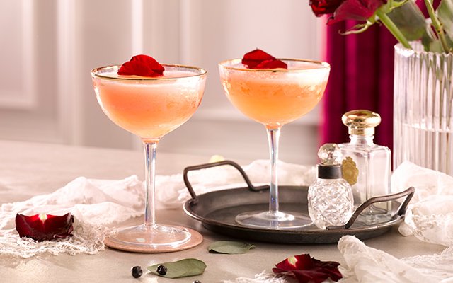 champagne and gin cocktail 640.jpg