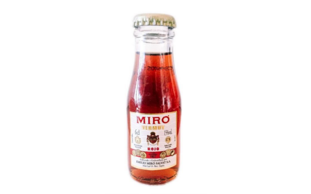 Vermut miro red vermouth