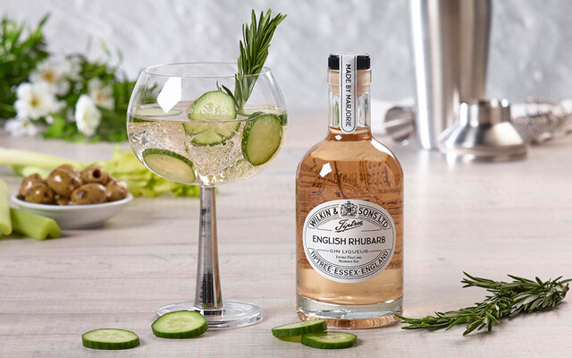 tiptree+rhubarb+gin+liqueur.jpg