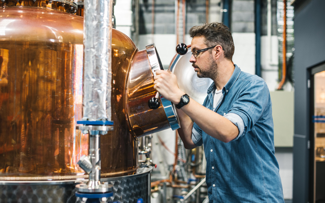 tim+head+distiller+manly_gin.png