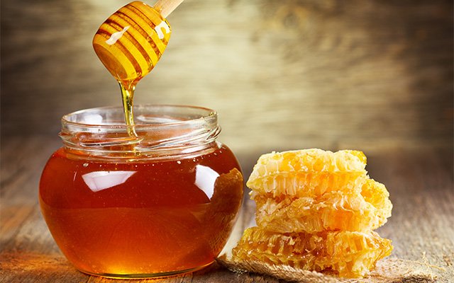 Non-vegan cocktail ingredient honey