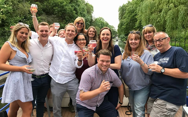 Artisan drinks gin cruise people on the cruise drinking gin
