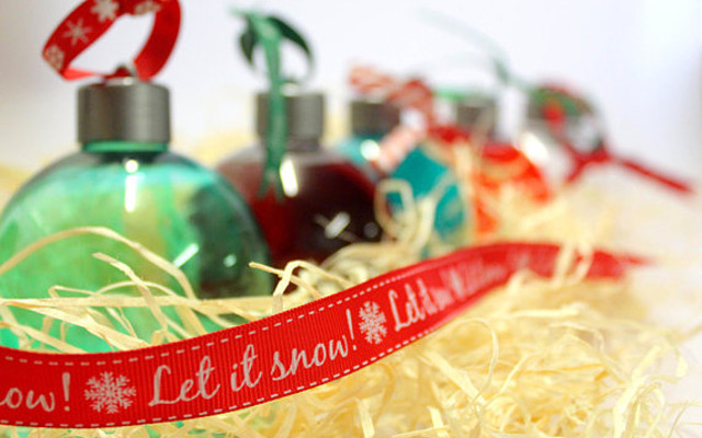 Refillable christmas boozy baubles