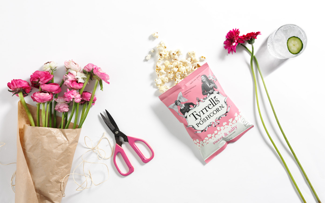 Tyrells Sweet Salty Poshcorn Popcorn Gin Tonic Flowers