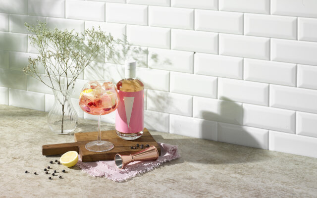 VICTORY_PINK _GIN+G&T 01.jpg