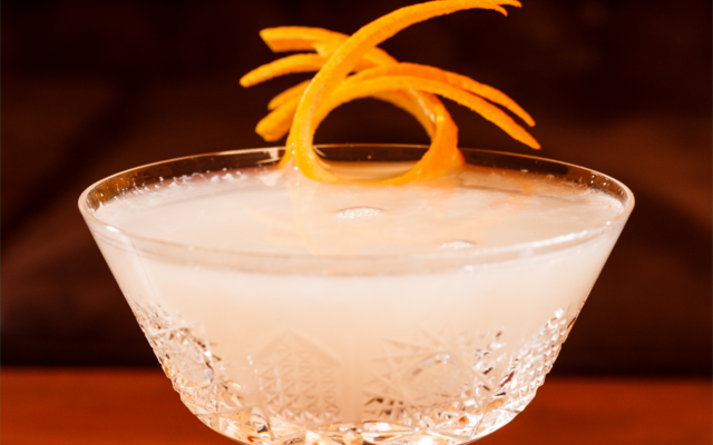 gin and almond drink