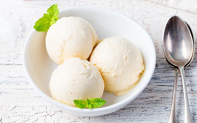 Gin and tonic icecream bowl