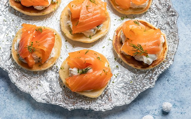 Salmon blinis