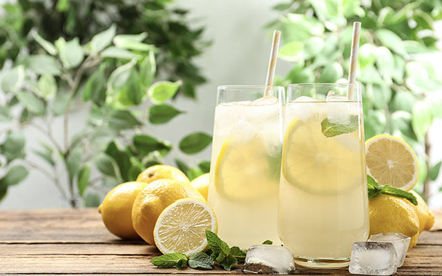 Honey meets lemon cocktail 