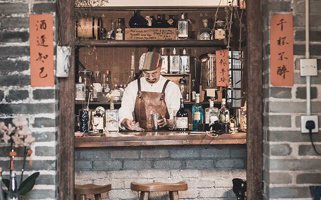 Perfume Trees Gin co-founder Kit Cheung at work, Image: IG @dennychankl