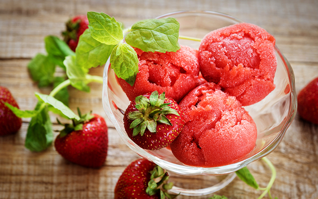 strawberry+and+gin+soebet+with+mint.png