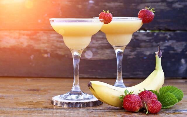 Banana+Colada+Gin+Cocktails.jpg