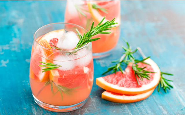 Discover dozens of classic and new gin cocktail recipes! Browse our cocktail hub >>