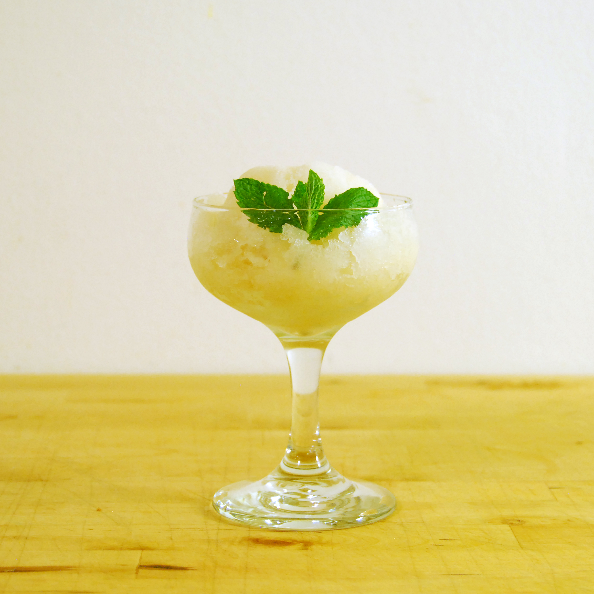 Whiskey_smash_sorbet_(8691364256).jpg
