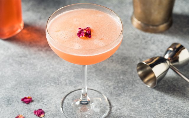 Strawberry & Apple Martini Fizz