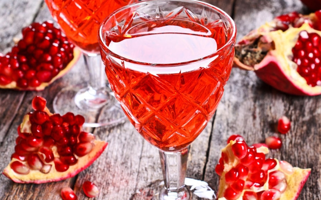 prosecco+gin+red+cocktail.png